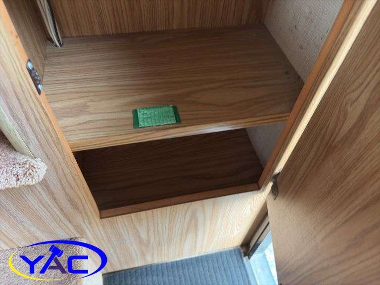 1987  TRAVELAIRE  MODEL W200 FIFTH WHEEL CAMPER