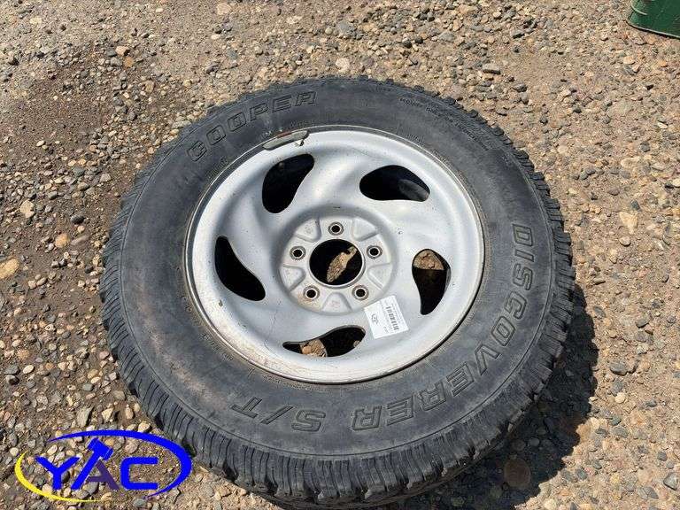 235/70R16 Ford Tire & Rim