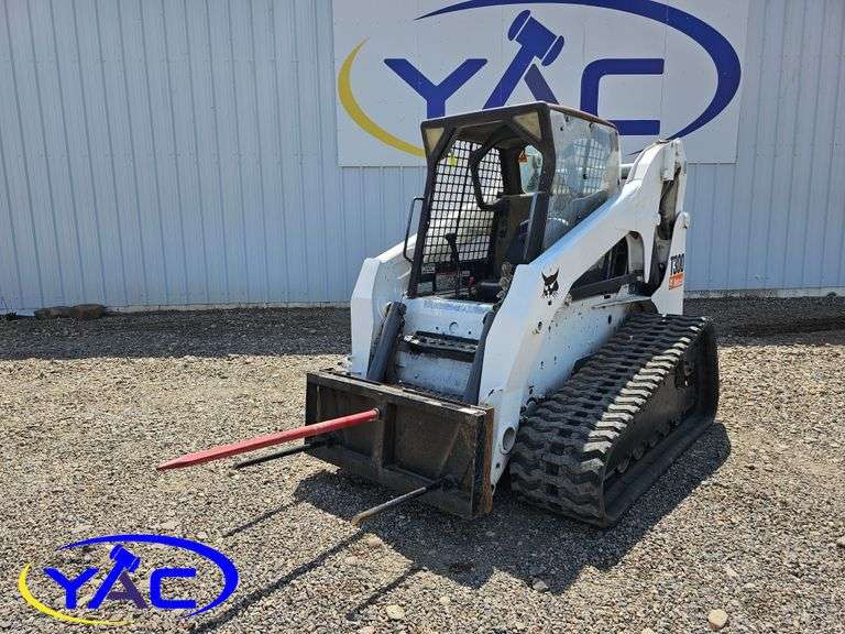 2006 S300 BOBCAT W/ BALE FORK