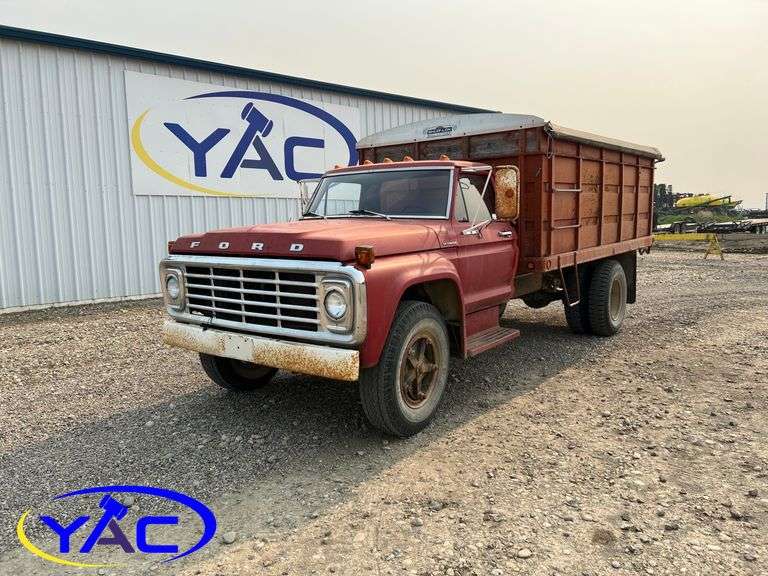 1974 FORD SINGLE AXLE GRAIN TRUCK