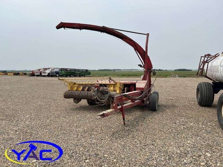 NEW HOLLAND 900 FORAGE HARVESTER