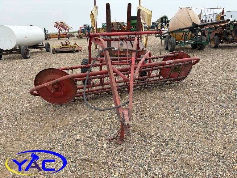 MASSEY FERGUSON BAR HAY RAKE
