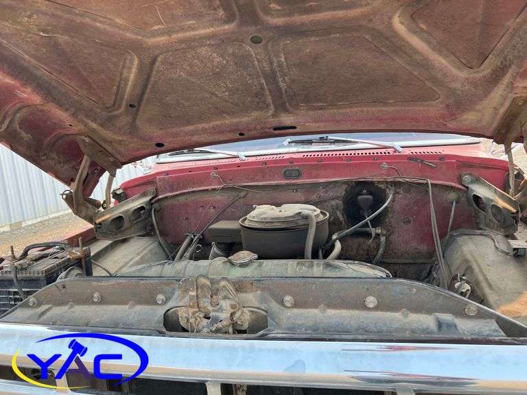 1974 FORD SINGLE AXLE GRAIN TRUCK
