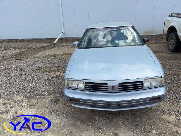 1994  OLDSMOBILE  88 ROYAL 4DR