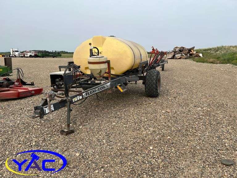 FLEXI-COIL 65 70' PULL-TYPE SPRAYER