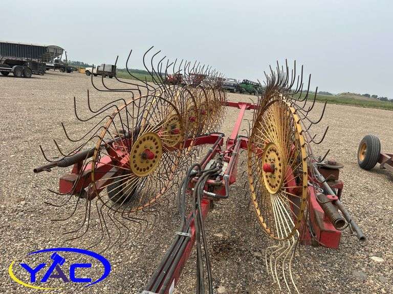 TONUTTI V12 12 WHEEL HAY RAKE