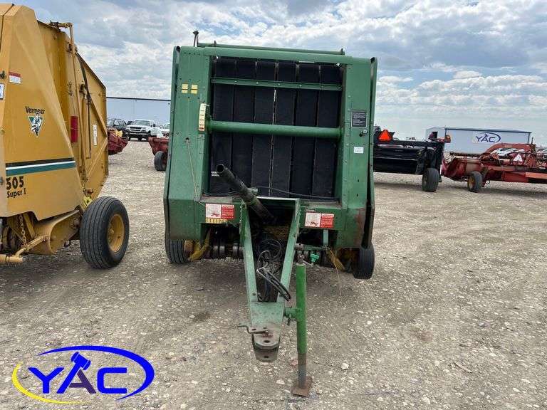 JOHN DEERE 330 ROUND BALER