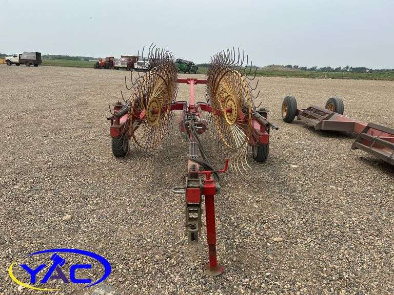 TONUTTI V12 12 WHEEL HAY RAKE
