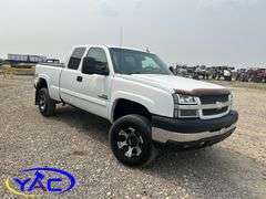 2003  CHEVROLET  SILVERADO 2500HD EXT CAB 4WD DIESEL