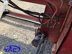 1987 CASE IH 8820 SELF-PROPELLED SWATHER