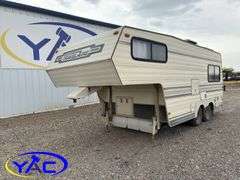 1987  TRAVELAIRE  MODEL W200 FIFTH WHEEL CAMPER