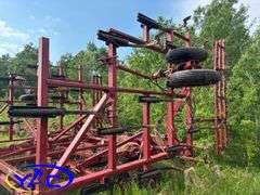 28' IH 4700 CULTIVATOR