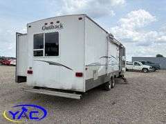 2007  KEYSTONE  OUTBACK BUMPER HITCH CAMPER