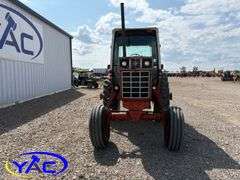 CASE IH 1086 TRACTOR