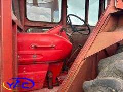 1974 VOLVO 810 2WD TRACTOR