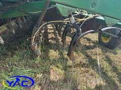 JOHN DEERE 9450 30' HOE DRILL W/ BERGEN TRANSPORT