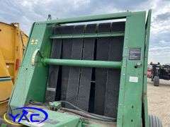 JOHN DEERE 330 ROUND BALER