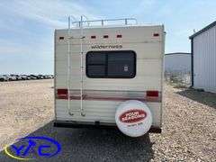 1993  FLEETWOOD ENTERPRISES (WILDNERNESS) FIFTH WHEEL CAMPER