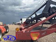 CASE IH 725 PULL-TYPE SWATHER
