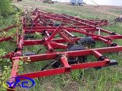 28' IH 4700 CULTIVATOR