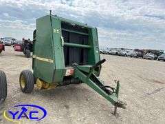 JOHN DEERE 330 ROUND BALER