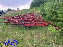 28' IH 4700 CULTIVATOR