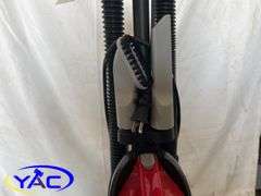 Red Dirt Devil Vaccuum