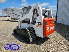 2006 S300 BOBCAT W/ BALE FORK