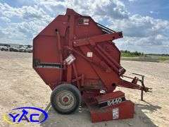 CASE INTERNATIONAL 8440 ROUND BALER