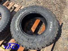 275/70R17 Tire