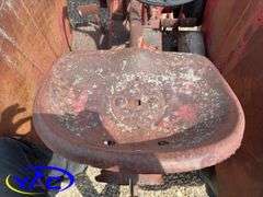 1947 MASSEY HARRIS 44  W/ SHAVER POST POUNDER