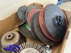 Makita 7" Angle Grinder/ Discs