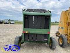 JOHN DEERE 330 ROUND BALER