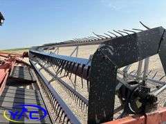 1987 CASE IH 8820 SELF-PROPELLED SWATHER