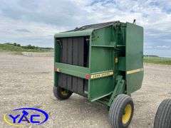 JOHN DEERE 330 ROUND BALER