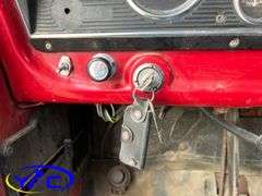1974 FORD SINGLE AXLE GRAIN TRUCK