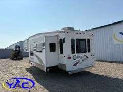2005  CROSSROADS   CRUISER FIFTH WHEEL CAMPER