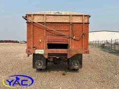 1974 FORD SINGLE AXLE GRAIN TRUCK