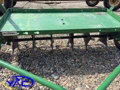PULL-TYPE JOHN DEERE AERATOR - 42"