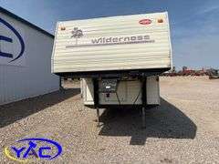 1993  FLEETWOOD ENTERPRISES (WILDNERNESS) FIFTH WHEEL CAMPER