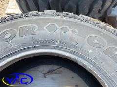 275/70R17 Tire