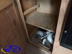 2008  FOREST RIVER  YEARLINGS BUMPER HITCH TRAILER