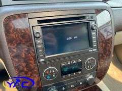 2011  GMC  YUKON DENALI 4WD