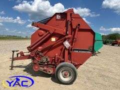 CASE INTERNATIONAL 8440 ROUND BALER