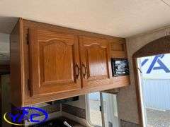 2005  KEYSTONE  BUMPER HITCH CAMPER