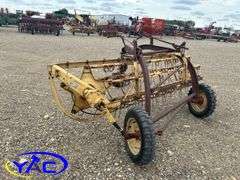 NEW HOLLAND SIDE DELIVERY RAKE