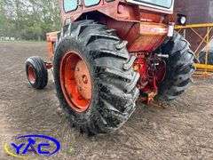 1974 VOLVO 810 2WD TRACTOR