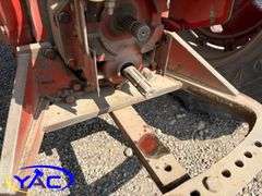 CASE IH 1086 TRACTOR