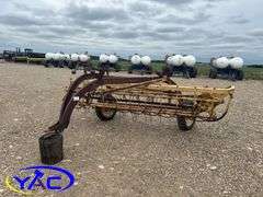 NEW HOLLAND SIDE DELIVERY RAKE
