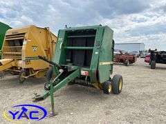 JOHN DEERE 330 ROUND BALER